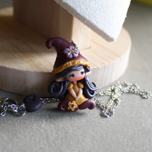 Collana in acciaio inox con piccola gnoma in fimo