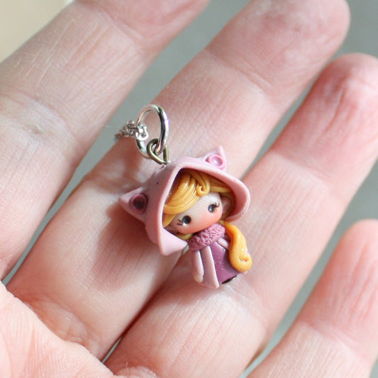 Collana in acciaio inox con cat doll in fimo modellata a mano V