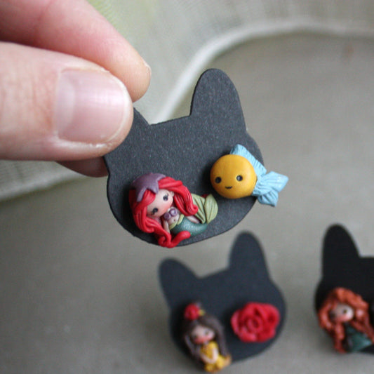 Asymmetrical princess stud earrings- Ariel