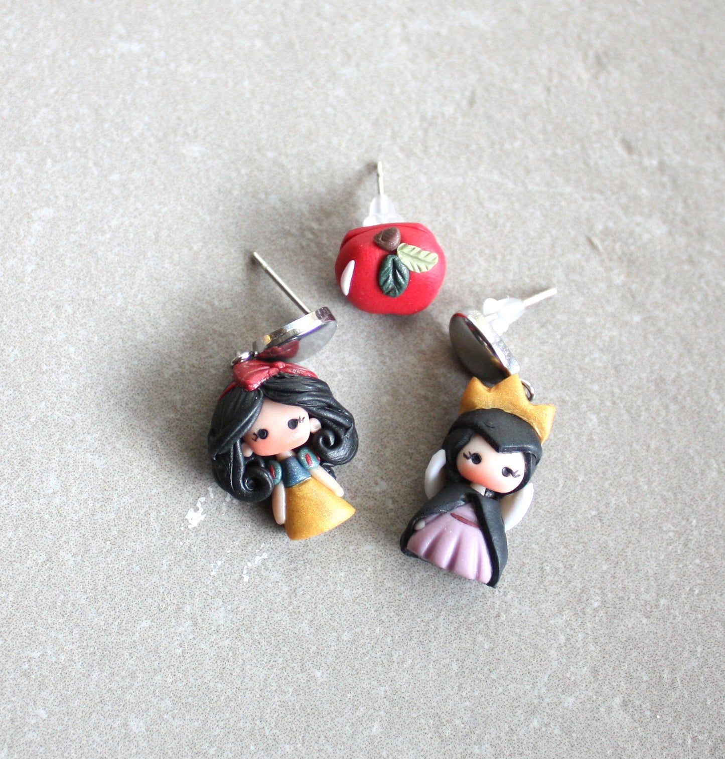 Orecchini asimmetrici Biancaneve – set da 3 in acciaio inox