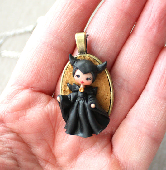 Collana cammeo Malefica