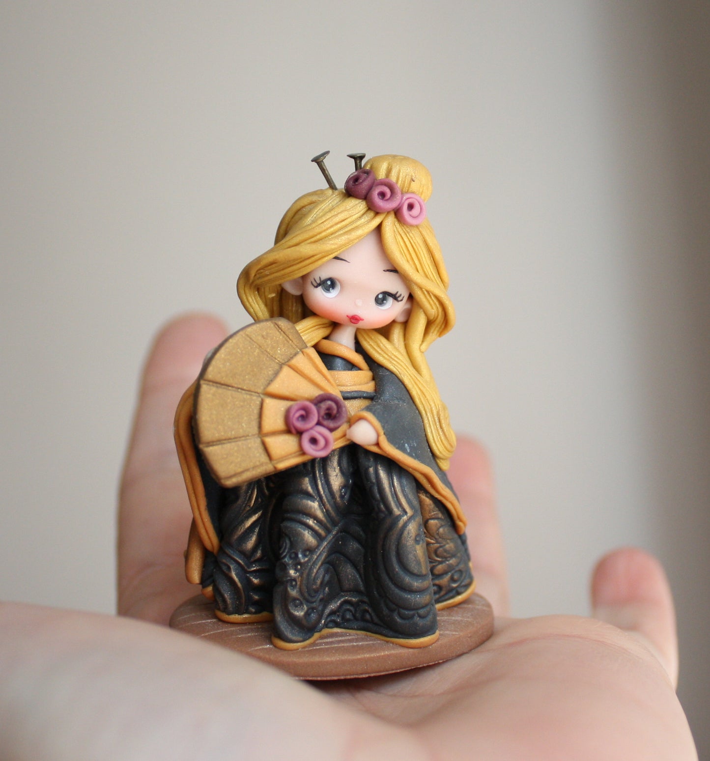 Geisha figurine