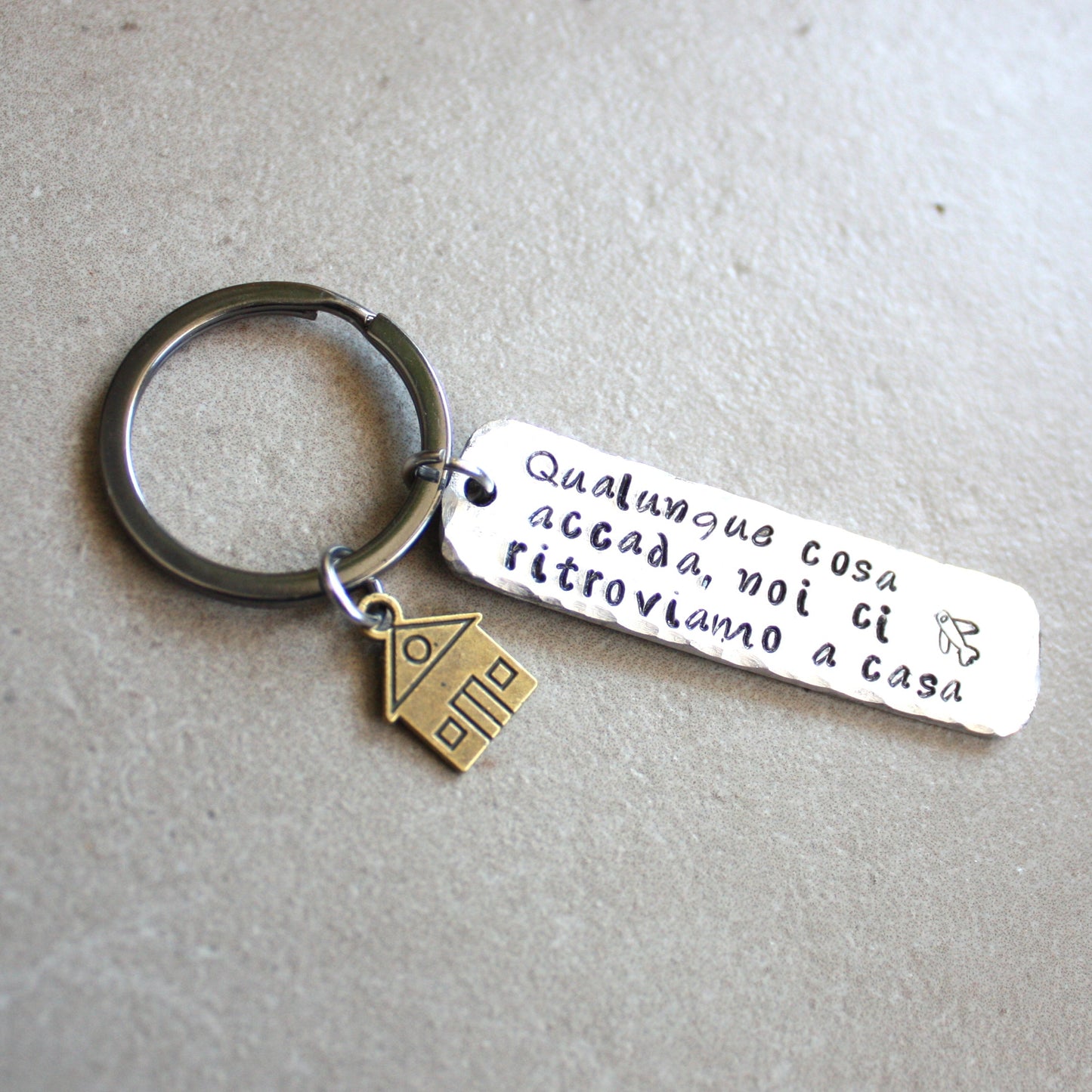 Customizable keychain