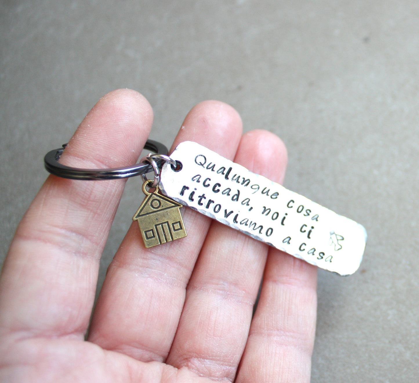 Customizable keychain