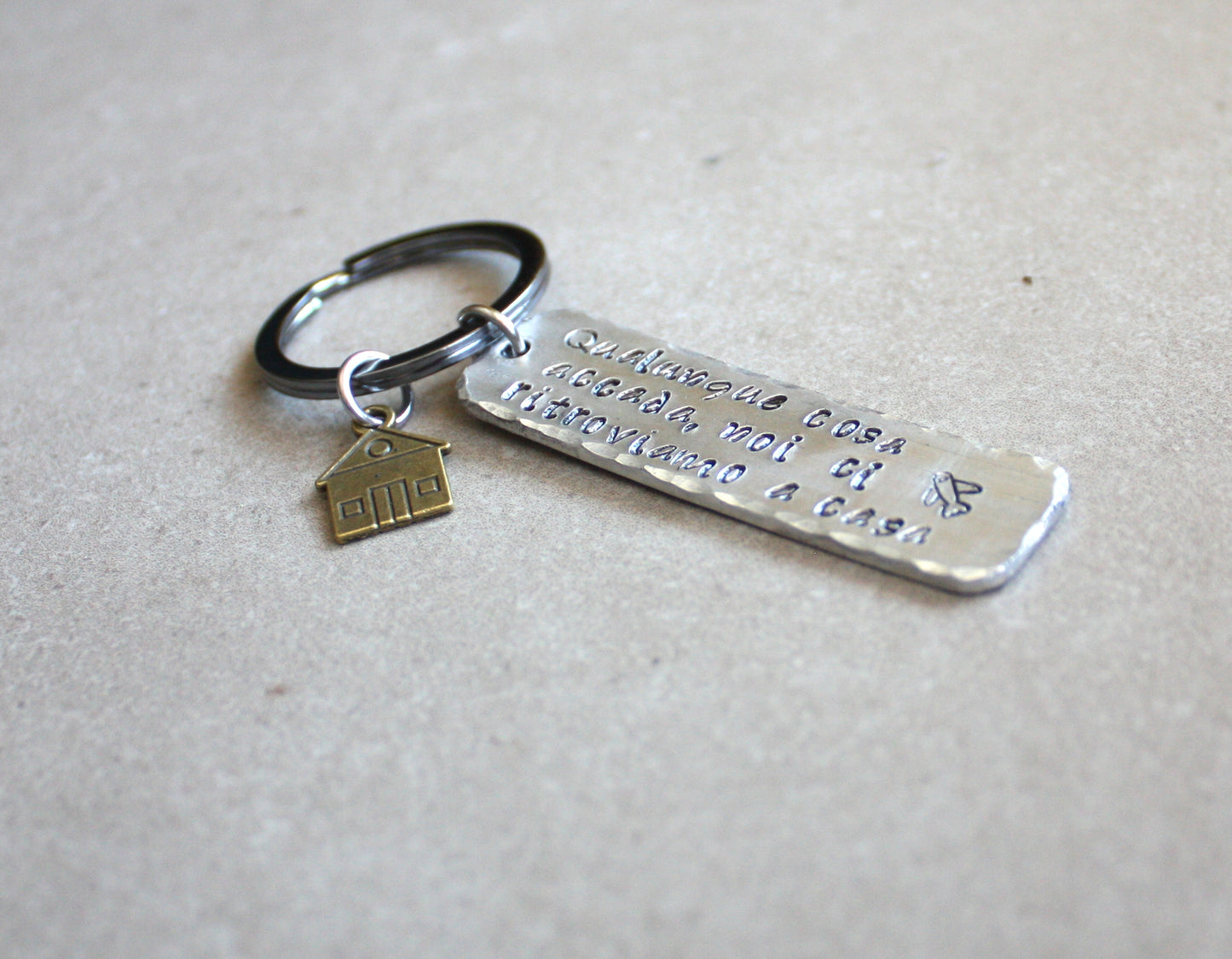 Customizable keychain