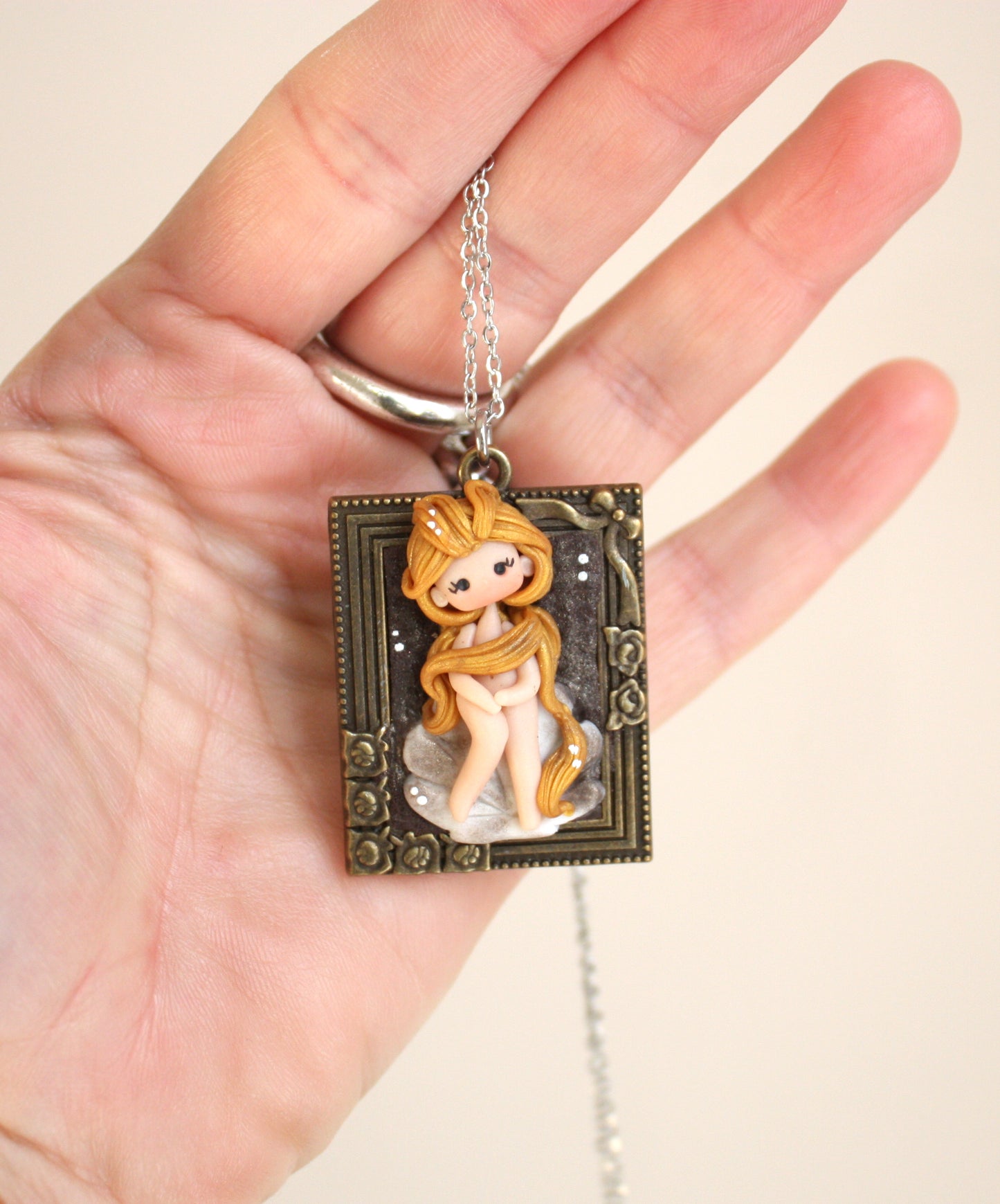 Collana artigianale Venere di Botticelli – Gioiello in pasta polimerica fatto a mano, idea regalo arte