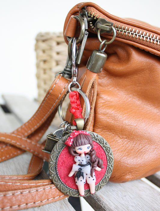 Bag charm con pin-up – personalizzabile con iniziale