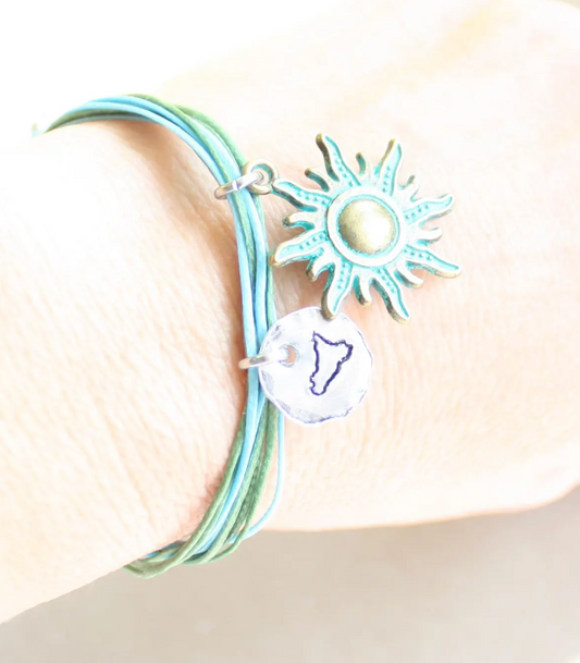 Sicilian Macramé Bracelet with Hand-Engraved Sicily Charm – 100% Handmade