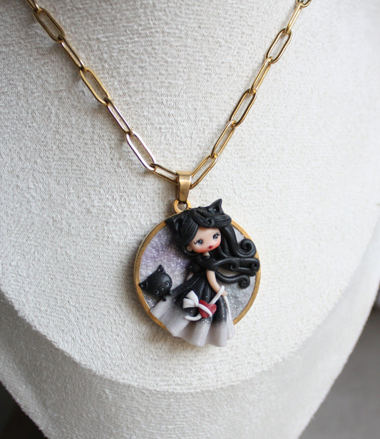 Collana in acciaio inox dorato con cammeo e cat doll