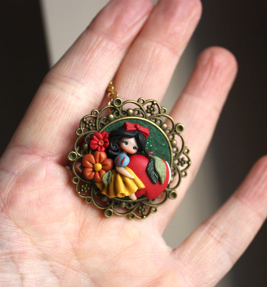 Collana in acciaio inox dorato con cammeo Biancaneve IV