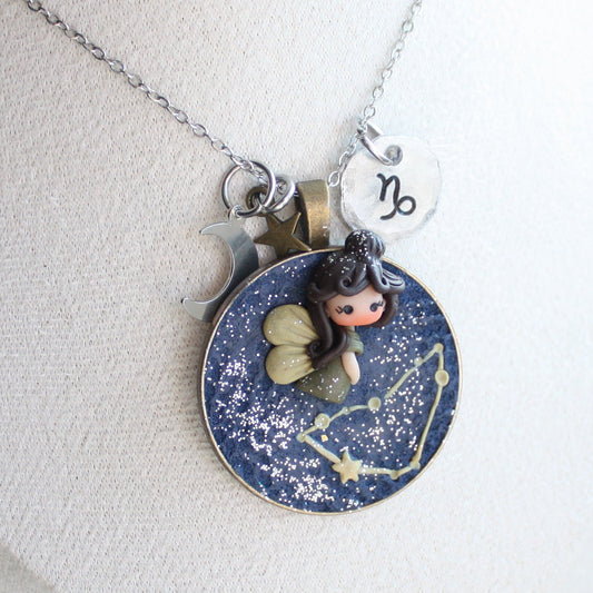 Collana Zodiacale Capricorno – Fatina Costellazione e Simbolo Inciso