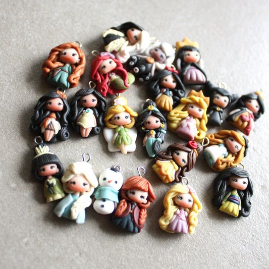 ciondolo artigianale principessa disney, kawaii, ciondolo chibi bambolina fimo