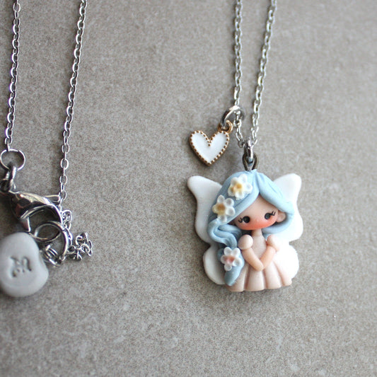 collana con piccola fatina in fimo