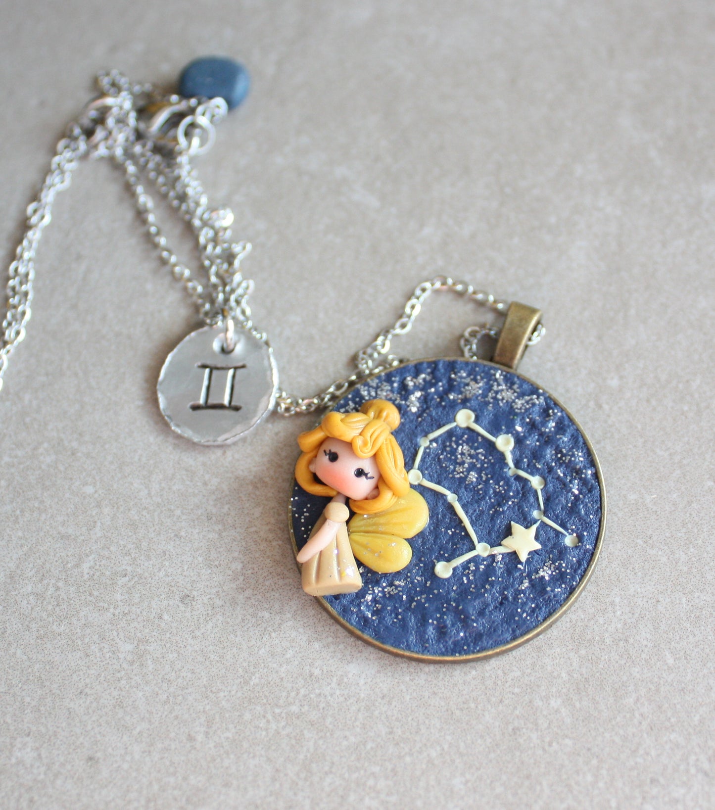 Collana Zodiacale Gemelli – Fatina Costellazione e Simbolo Inciso