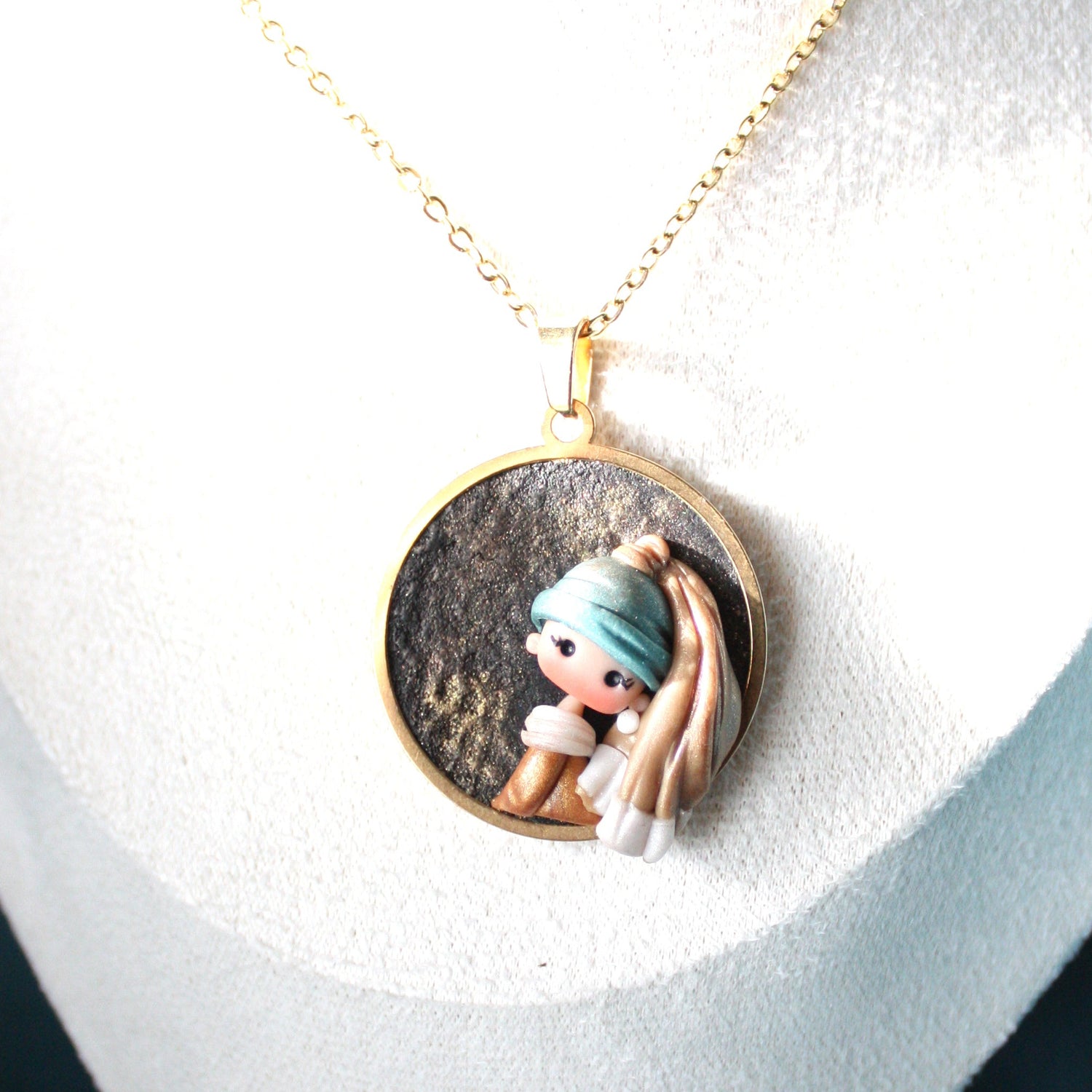 la dama con l'orecchino di perla collana