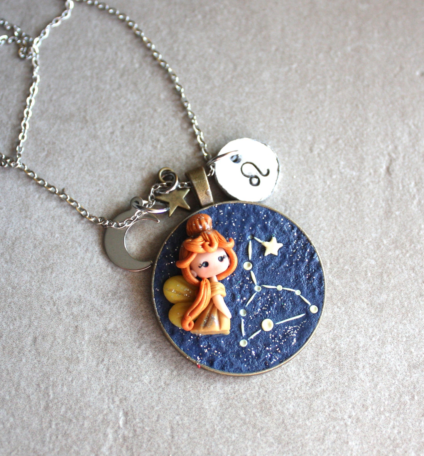 Collana Zodiacale Leone – Fatina Costellazione e Simbolo Inciso