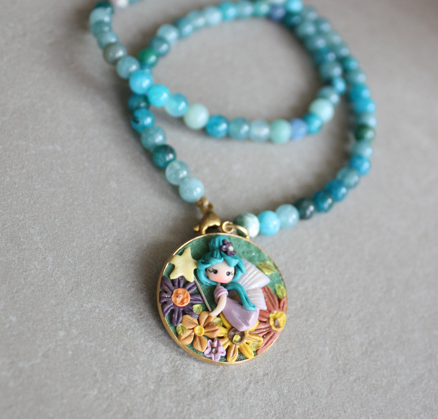 collana pietre dure con fatina