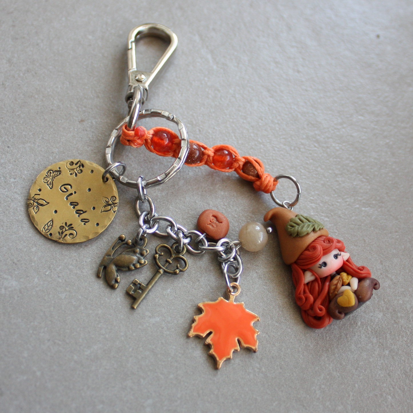 Gnome keychain – Macramé, gemstones and hand-stamped brass tag