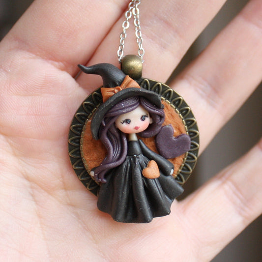 Collana in acciaio inox con piccola streghetta in fimo V