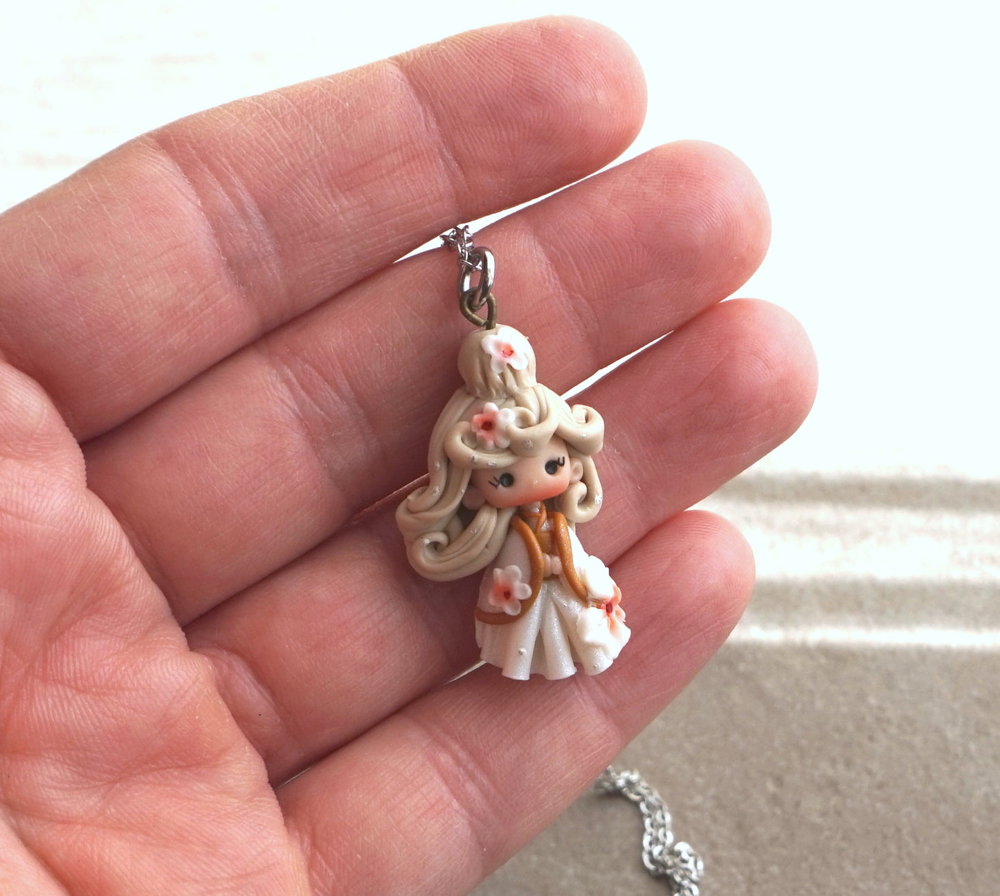 Collana con Geisha in fimo e catena in acciaio inox