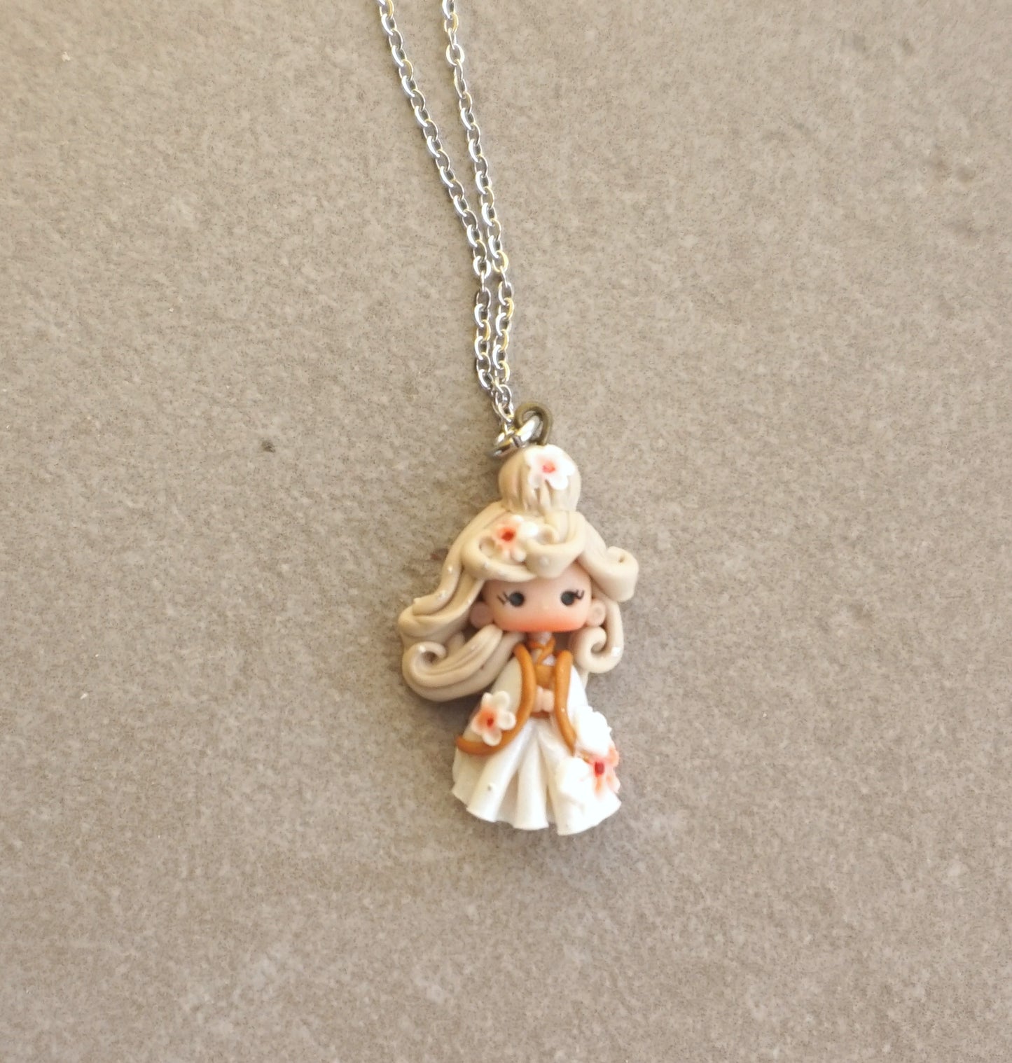 Collana con Geisha in fimo e catena in acciaio inox