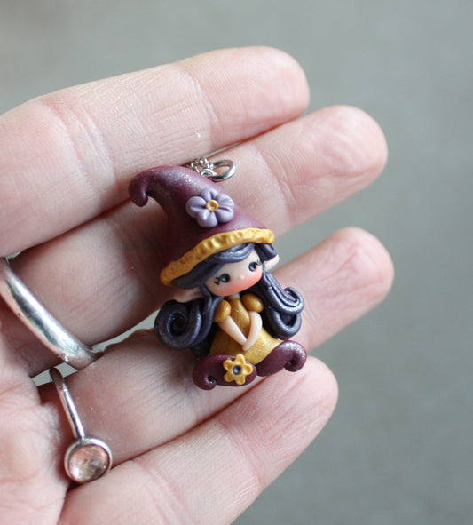 Collana in acciaio inox con piccola gnoma in fimo