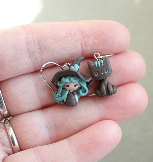 orecchini pendenti  con streghetta e gattino II