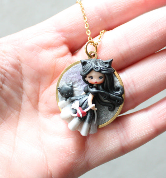 Collana in acciaio inox dorato con cammeo e cat doll