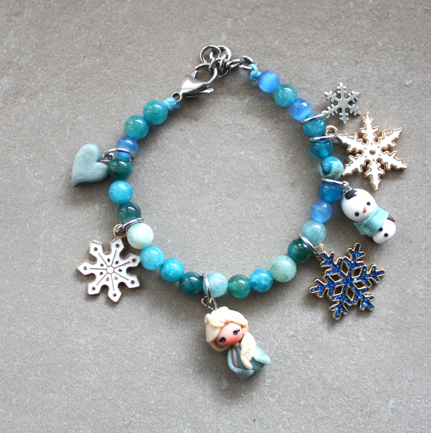 Bracciale Frozen con pietre dure azzurre-  Elsa e Olaf in fimo