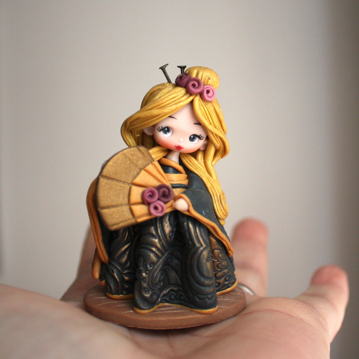 Geisha figurine