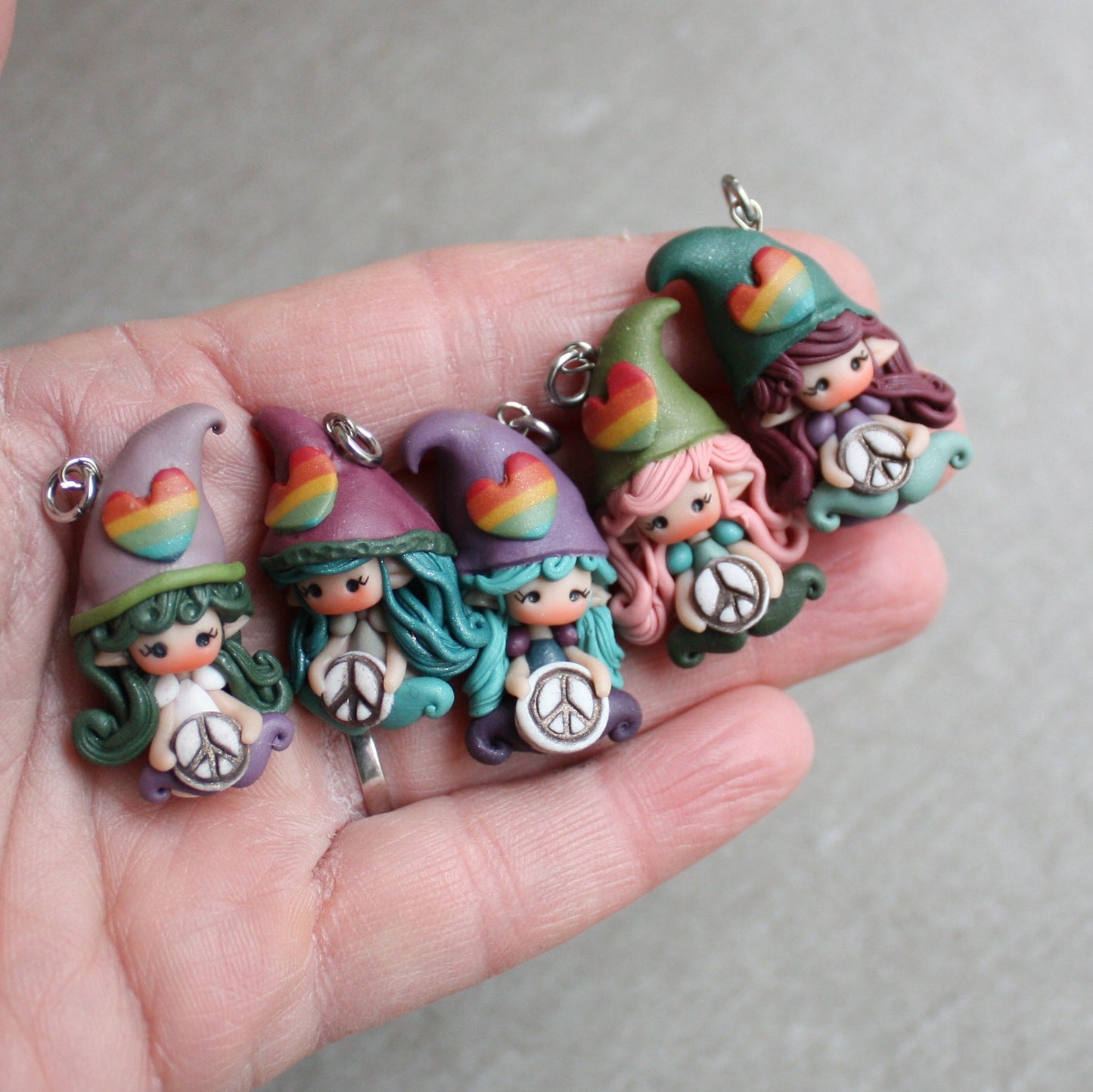 ciondolo gnoma della pace