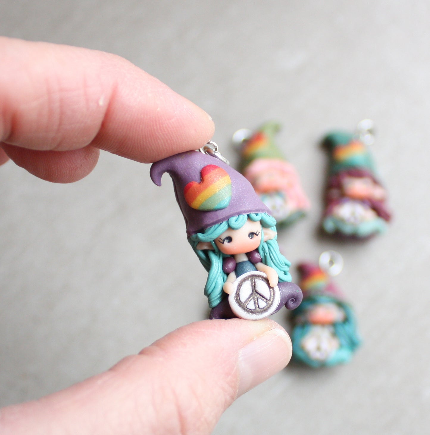 ciondolo gnoma della pace