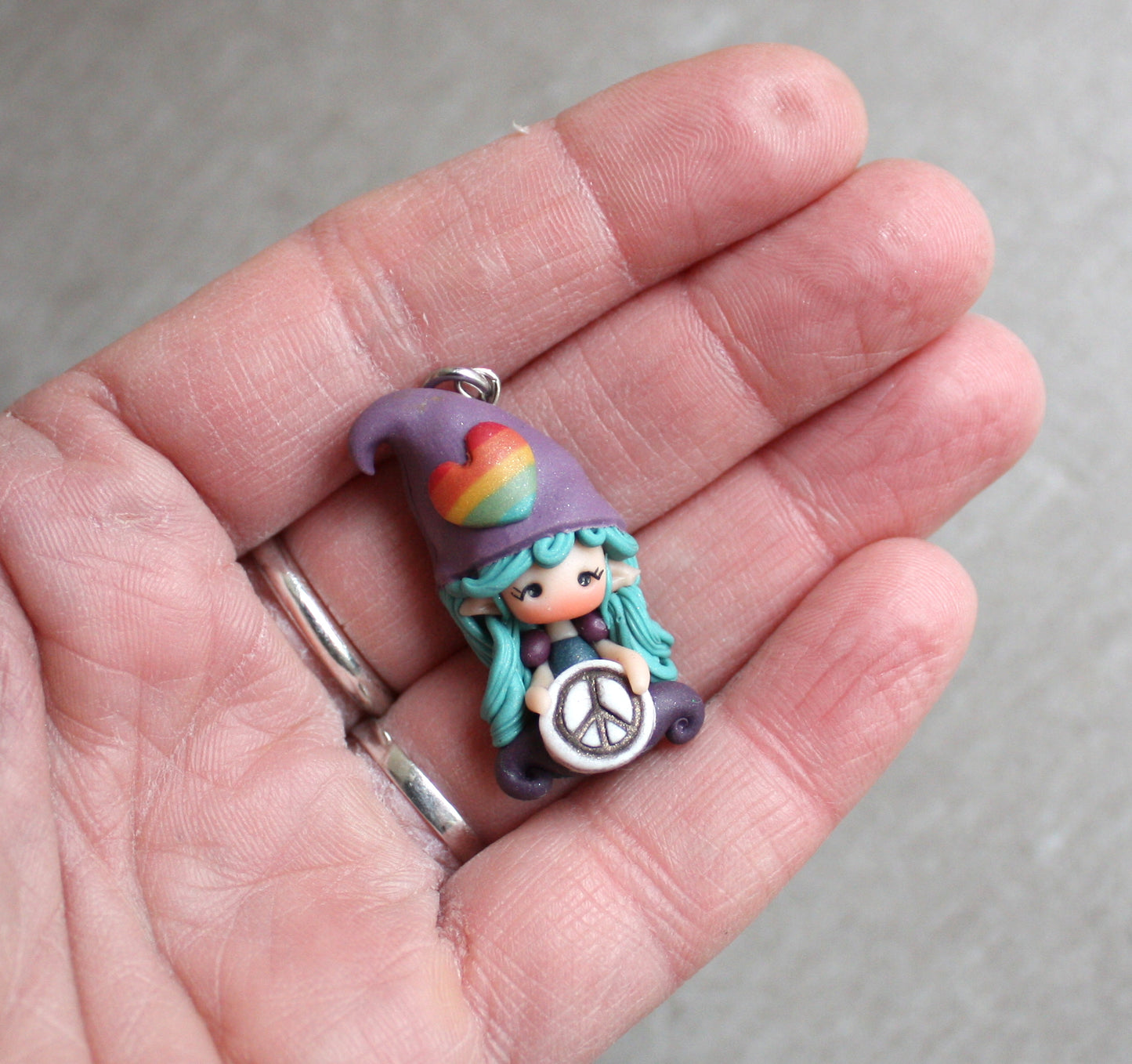 ciondolo gnoma della pace