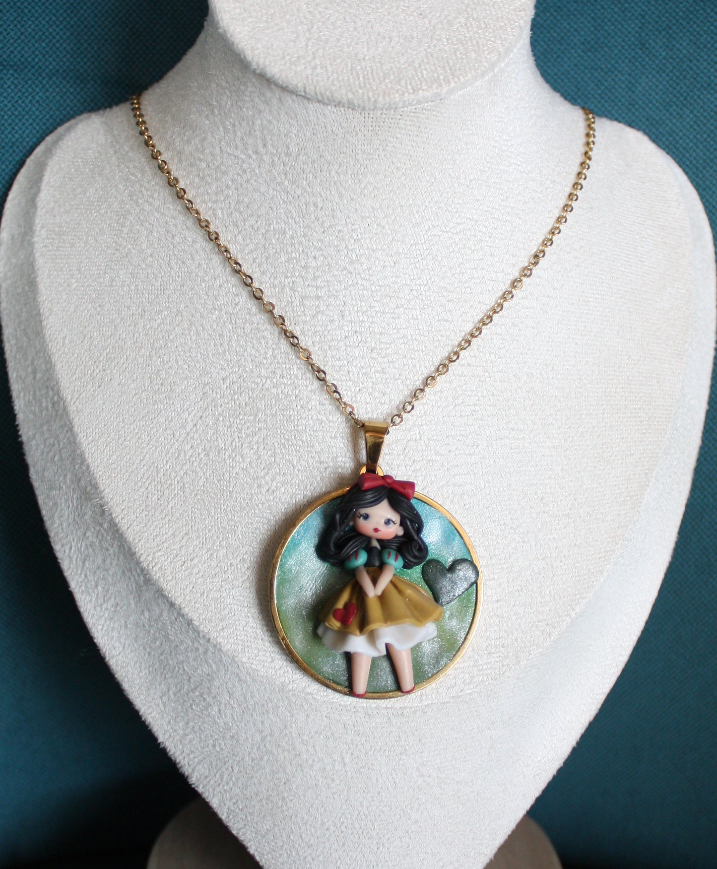 Snowwhite gold Necklace