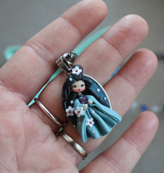 Collana 2 in 1 Azzurra con Perline, Pietre Dure e Cammeo Geisha – Pezzo Unico