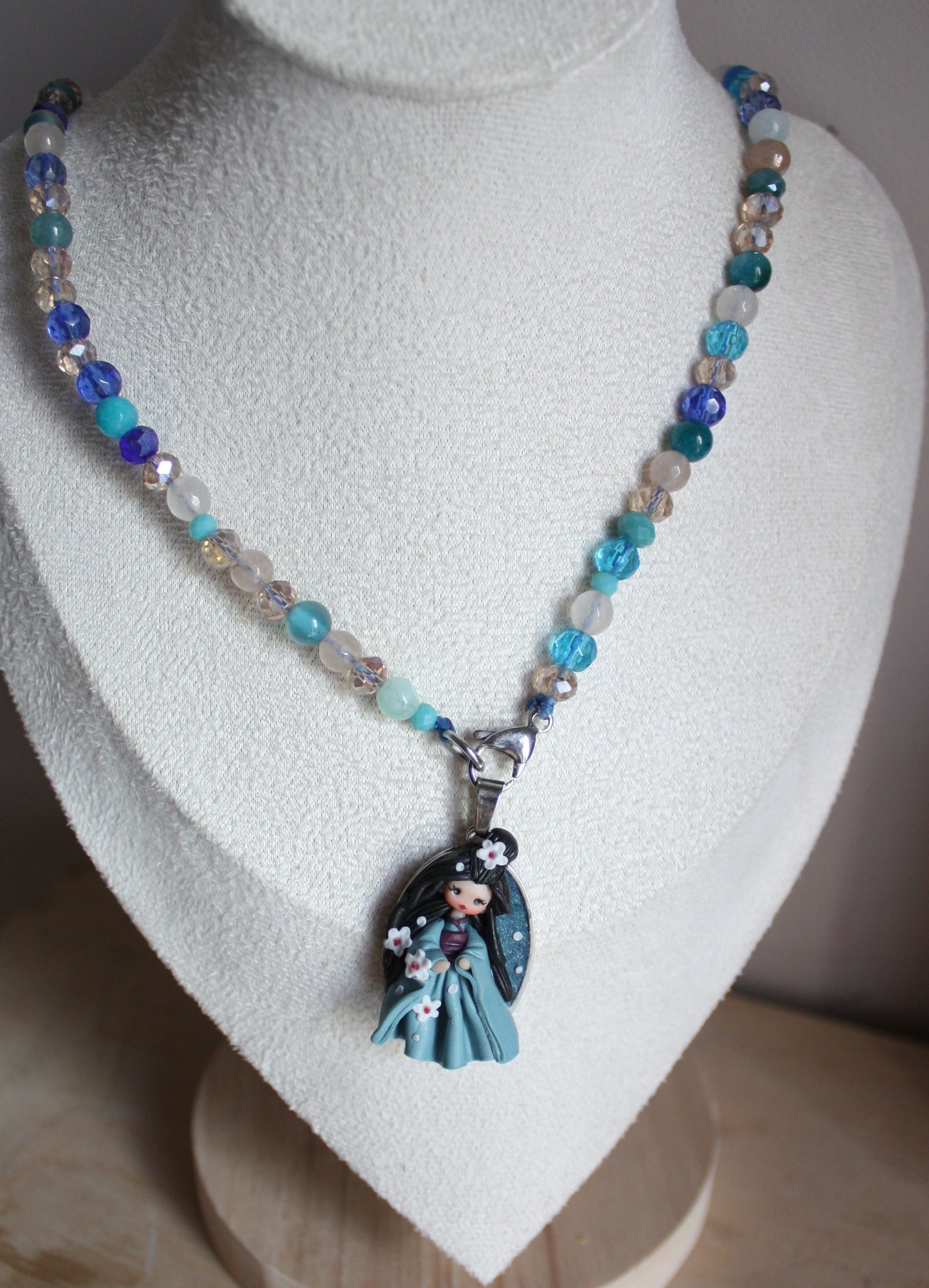 2-in-1 Blue Gemstone and Pearl Necklace with Geisha Cameo – One of a Kind