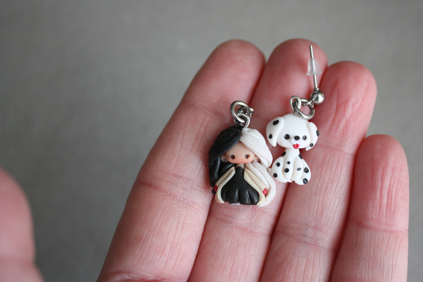 Cruella dangling earrings