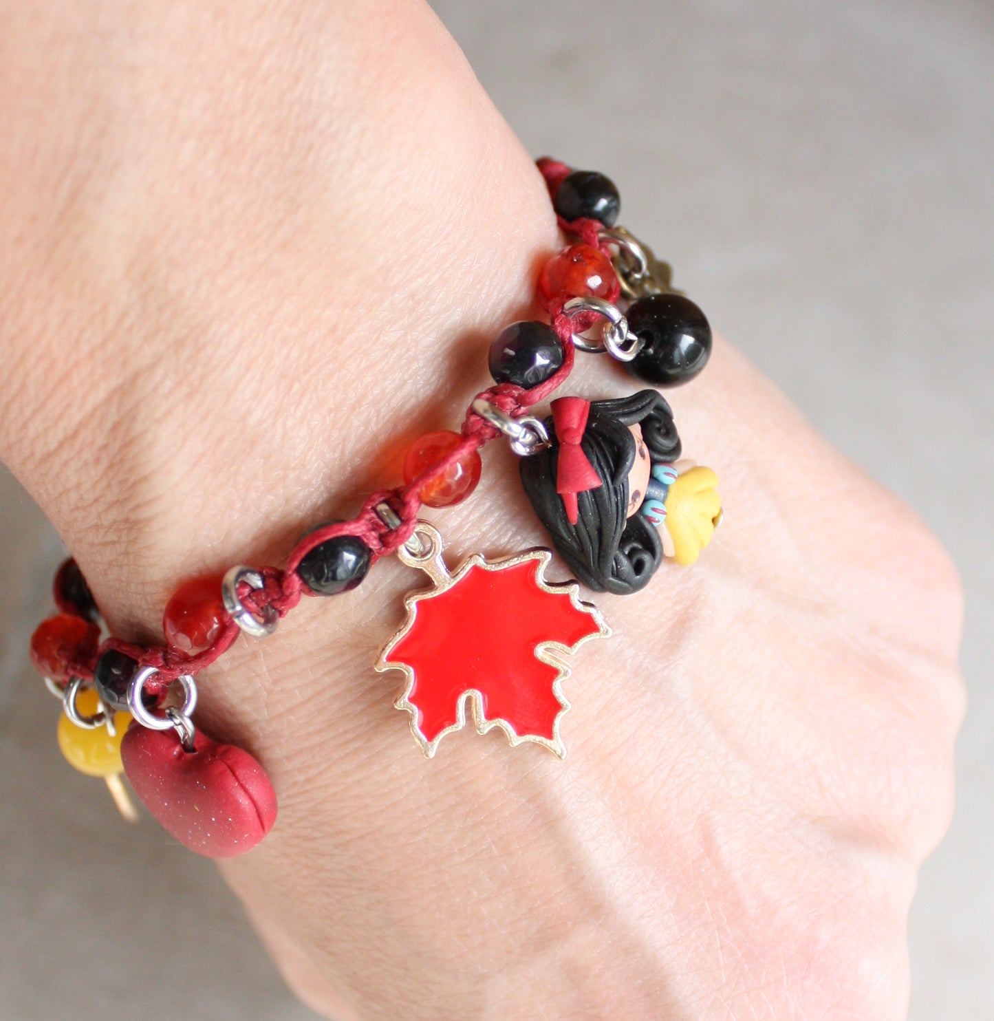 Bracciale macramè Biancaneve