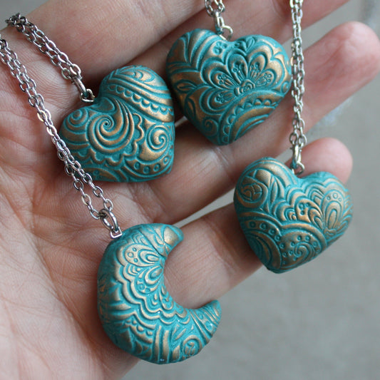 Collana con ciondolo in pasta polimerica verde teal