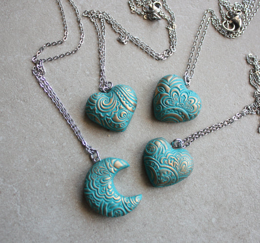 Collana con ciondolo in pasta polimerica verde teal