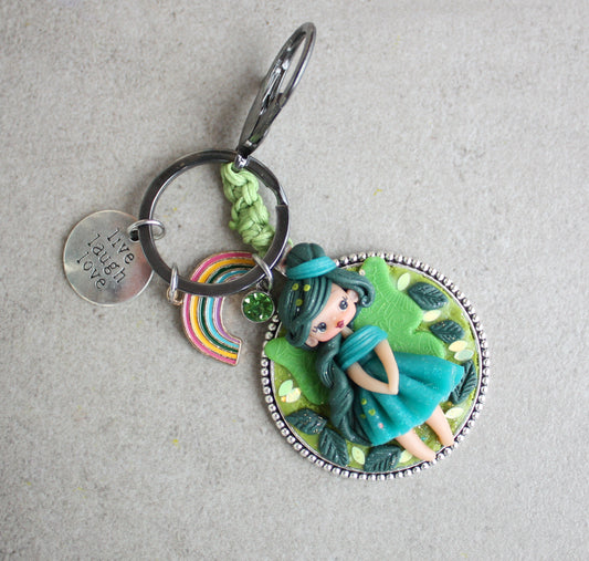 Bag charm con fatina verde – personalizzabile con iniziale