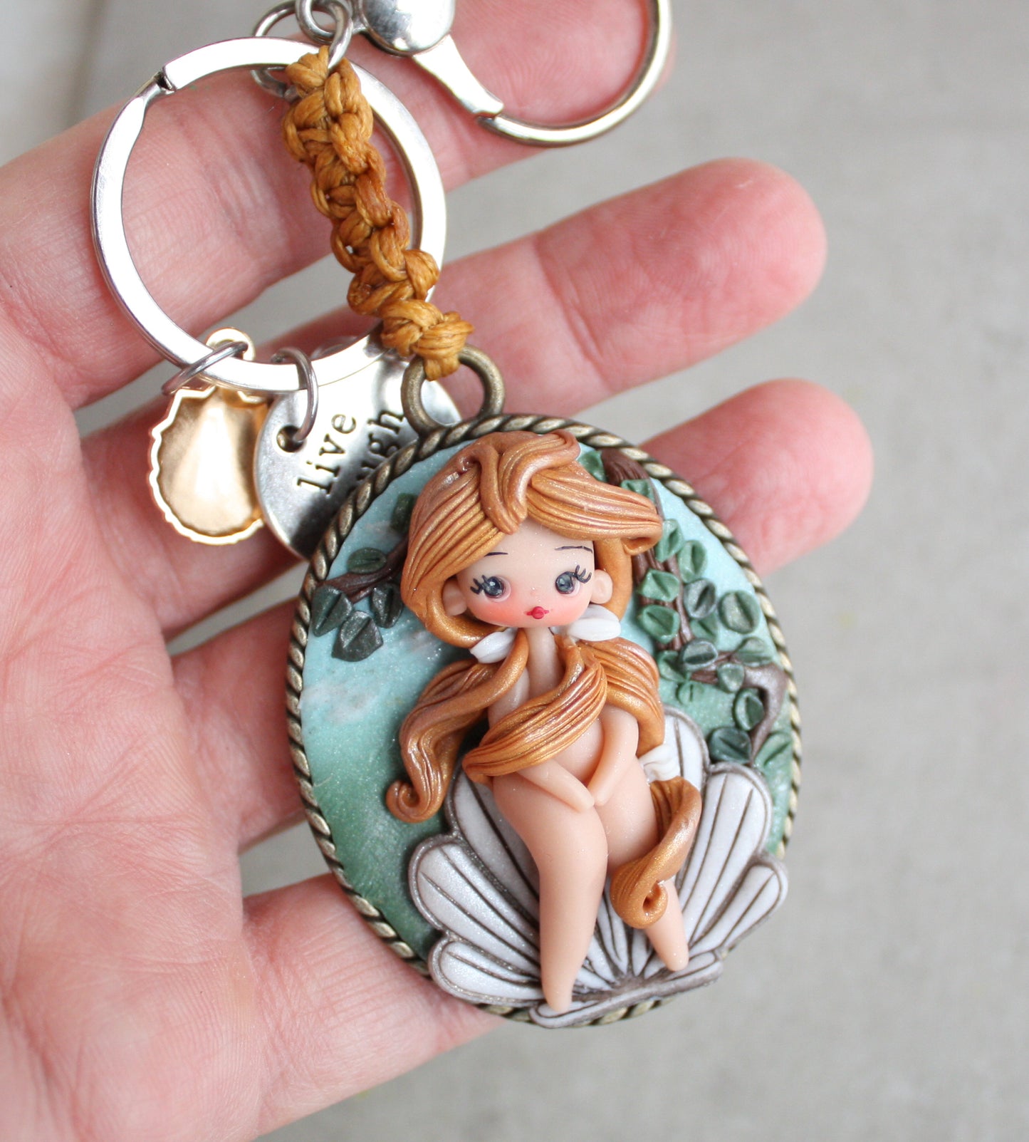 Bag charm con Venere kawaii – personalizzabile con iniziale II