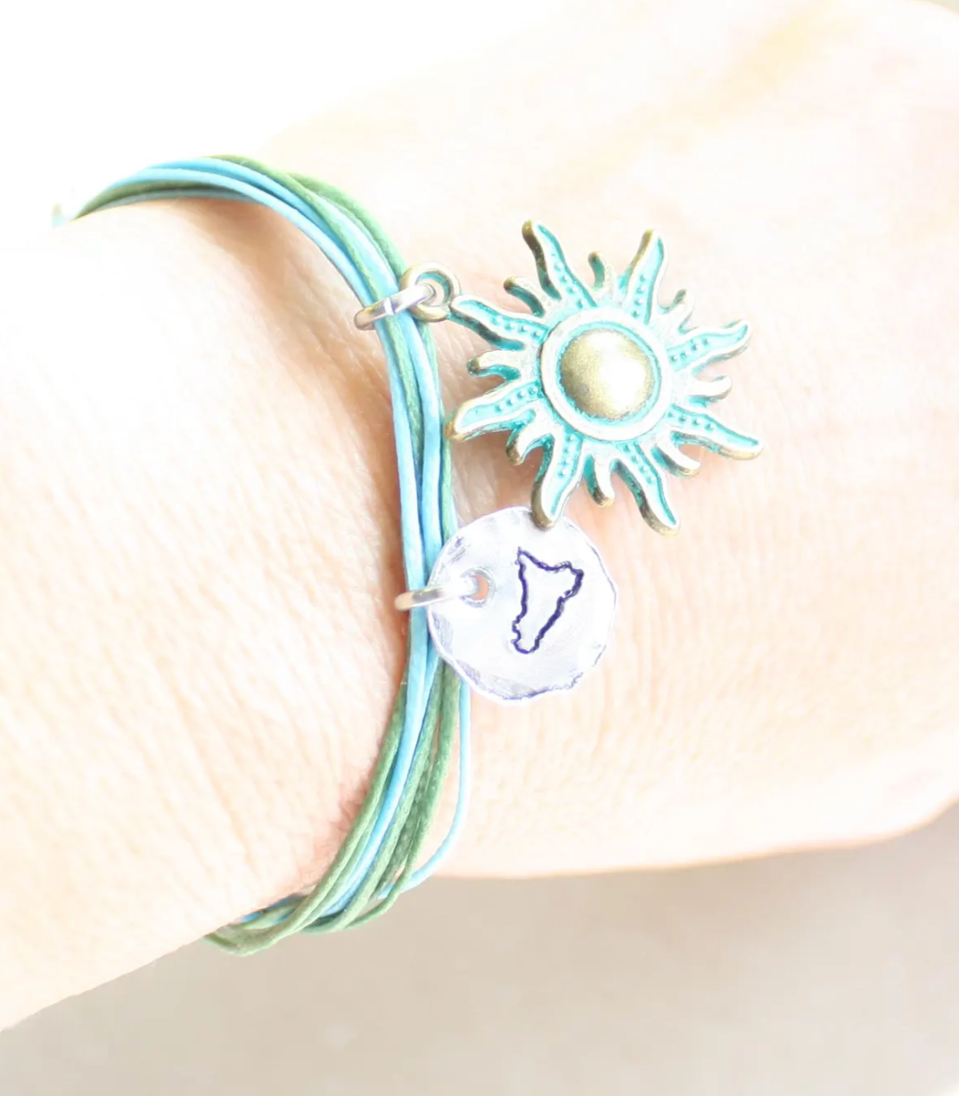 Sicilian Macramé Bracelet with Hand-Engraved Sicily Charm – 100% Handmade