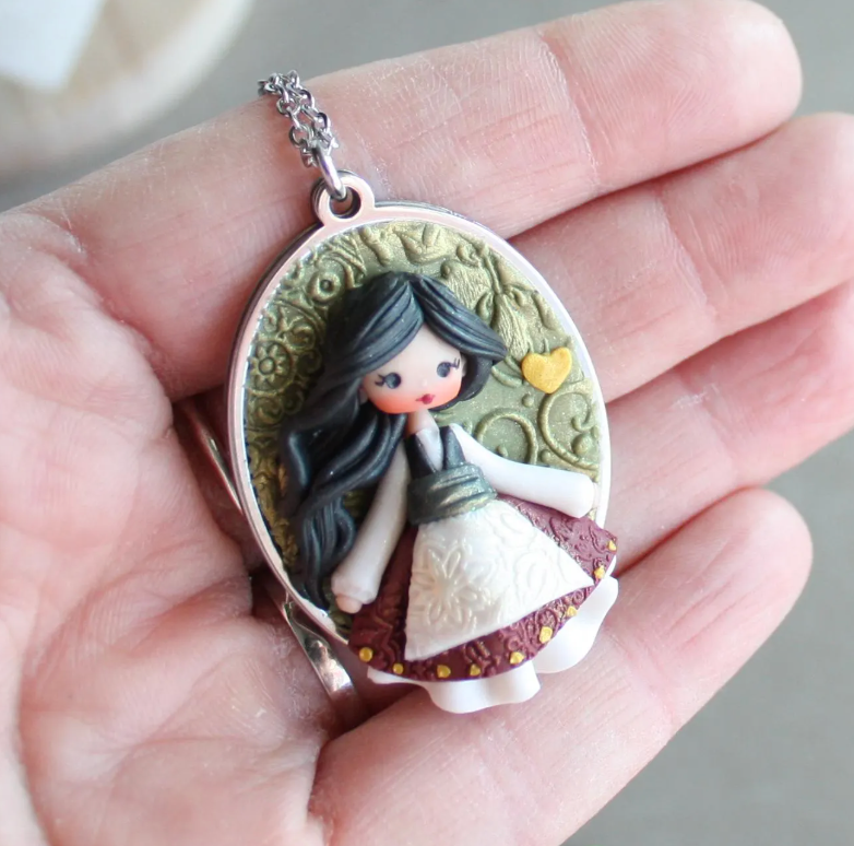 dolls in the world-su ordinazione