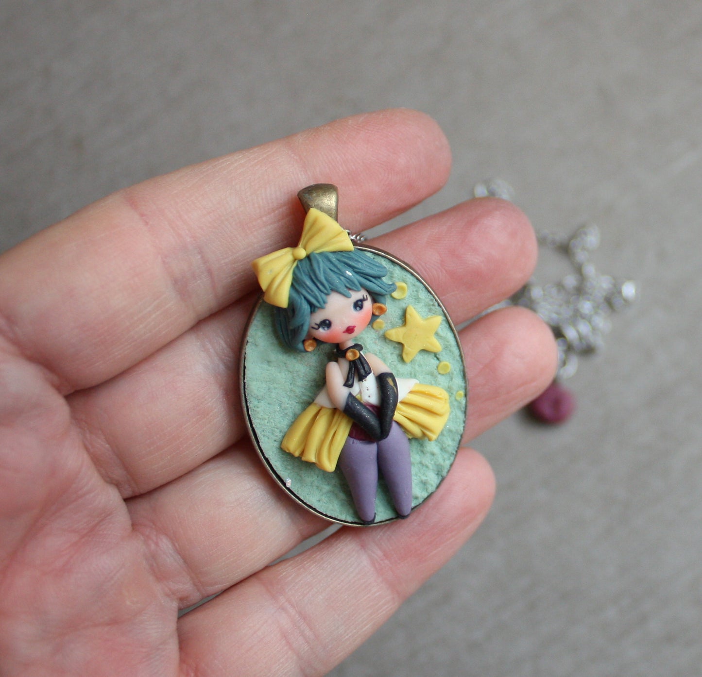 Collana in acciaio inox con piccola Magica Emy in fimo – ispirata ai cartoons anni ’80