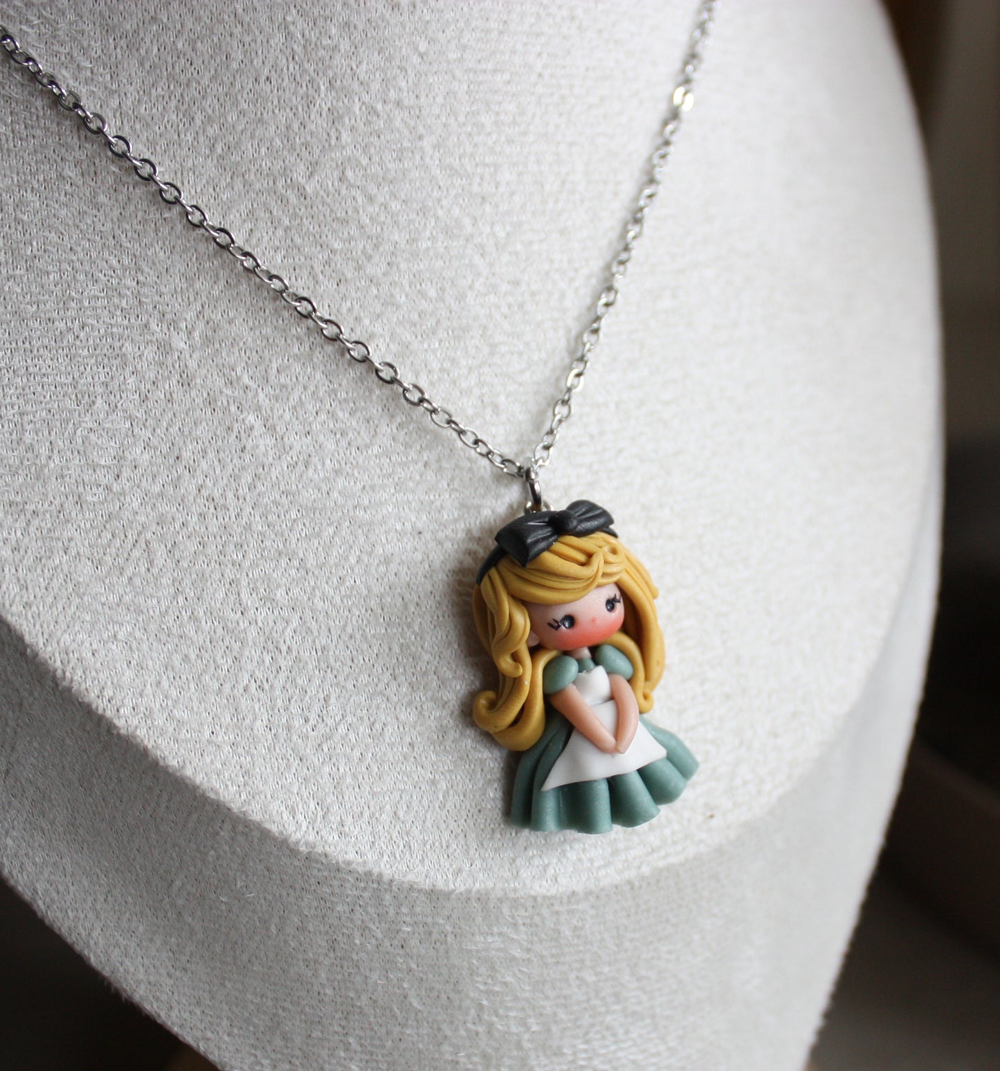 Alice necklace