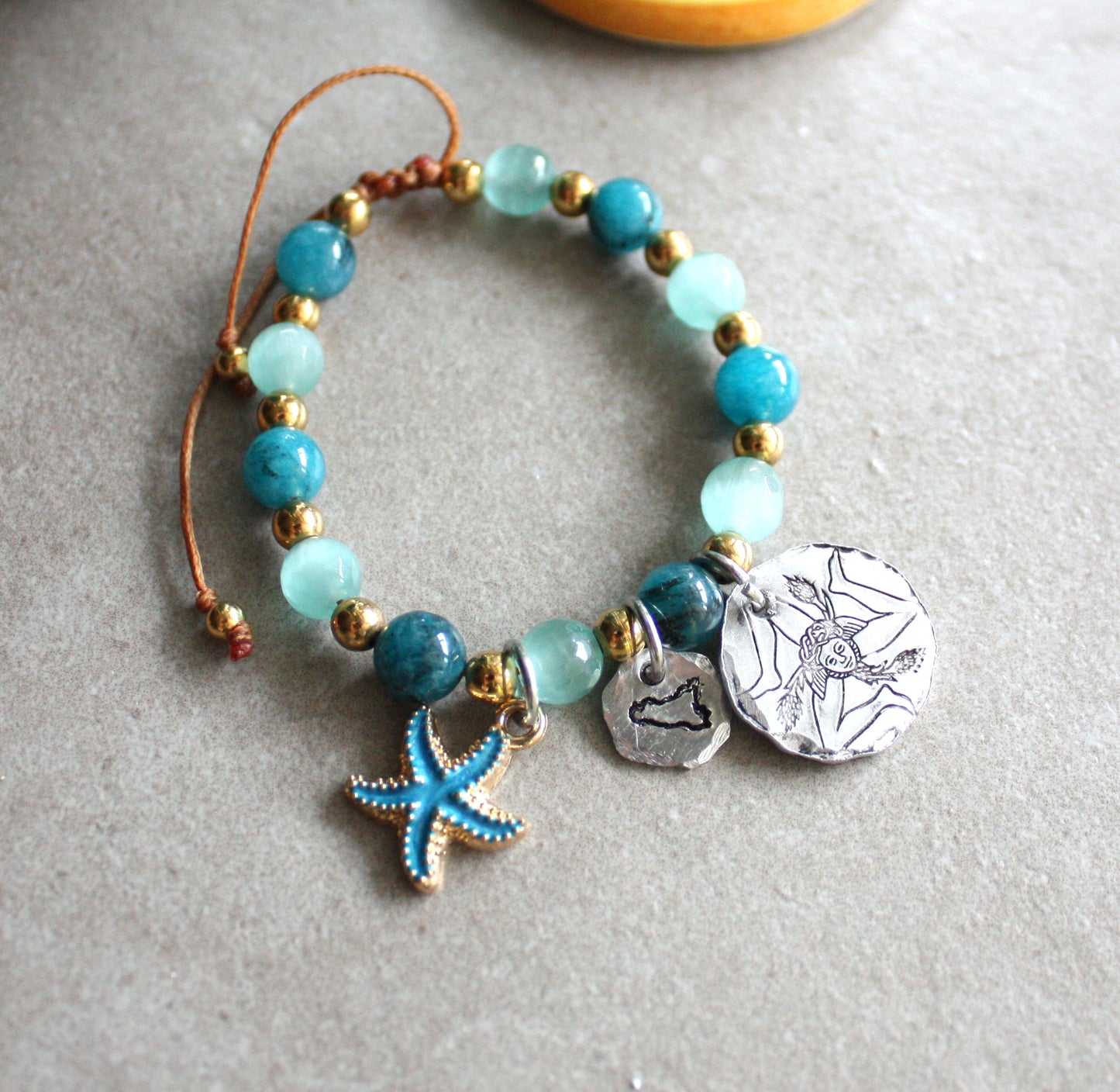 bracciale pietre azzurre siciliano con sicilia e trinacria