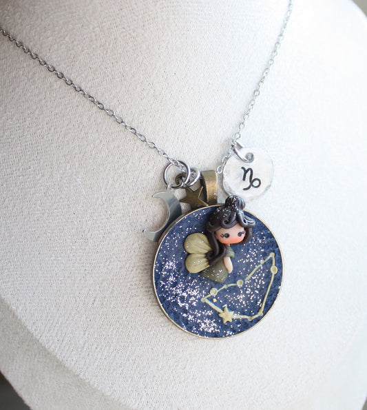 Collana Zodiacale Capricorno – Fatina Costellazione e Simbolo Inciso