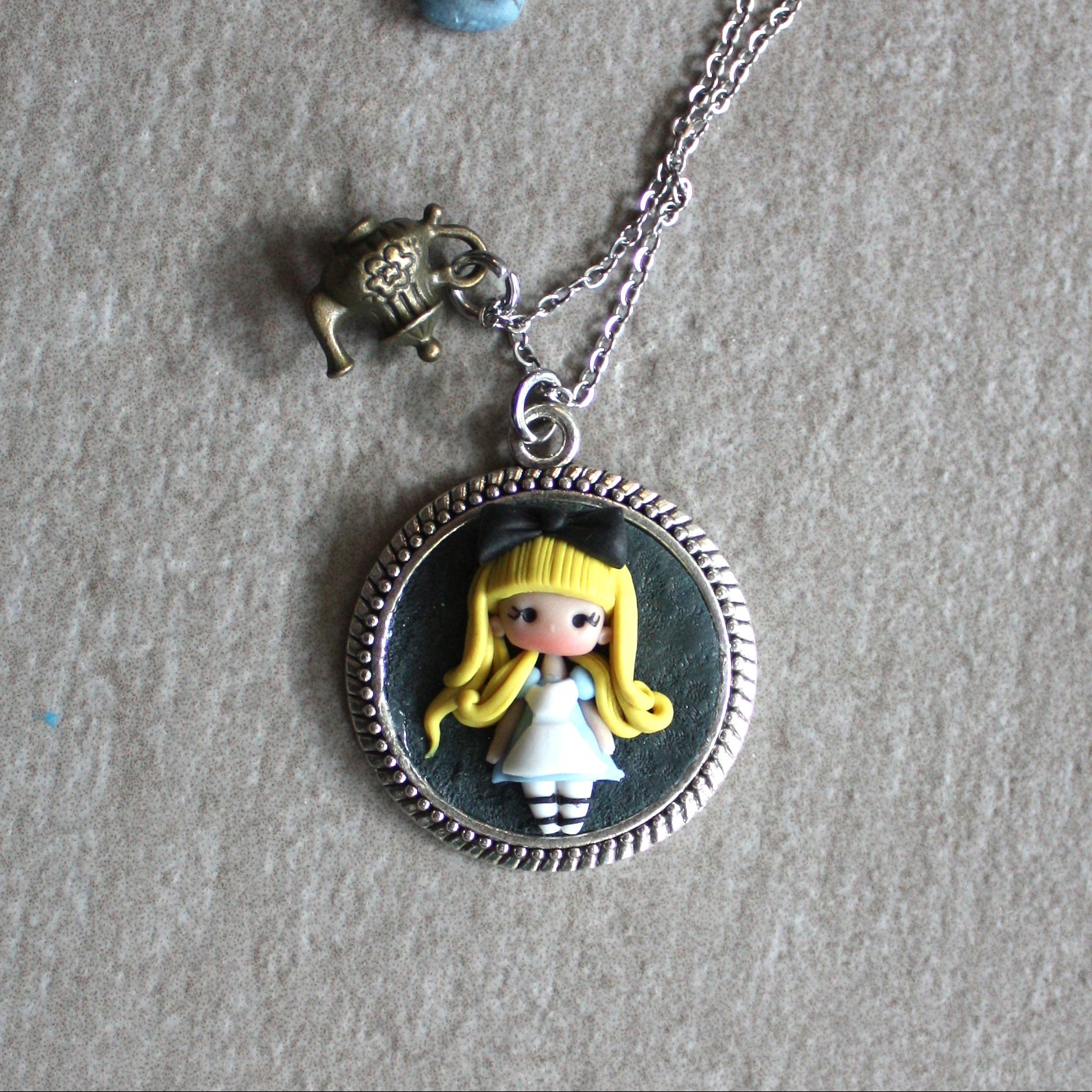collana alice in fimo