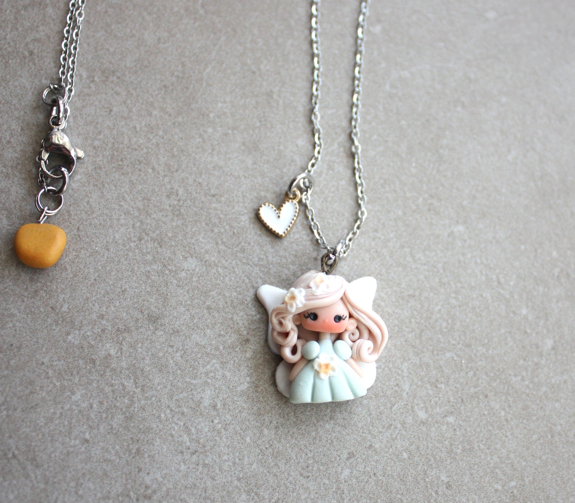 collana con piccola fatina fimo